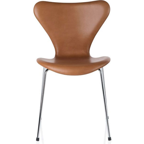 3107 Fuldpolstret Stol fra Fritz Hansen - Stabelbar Design