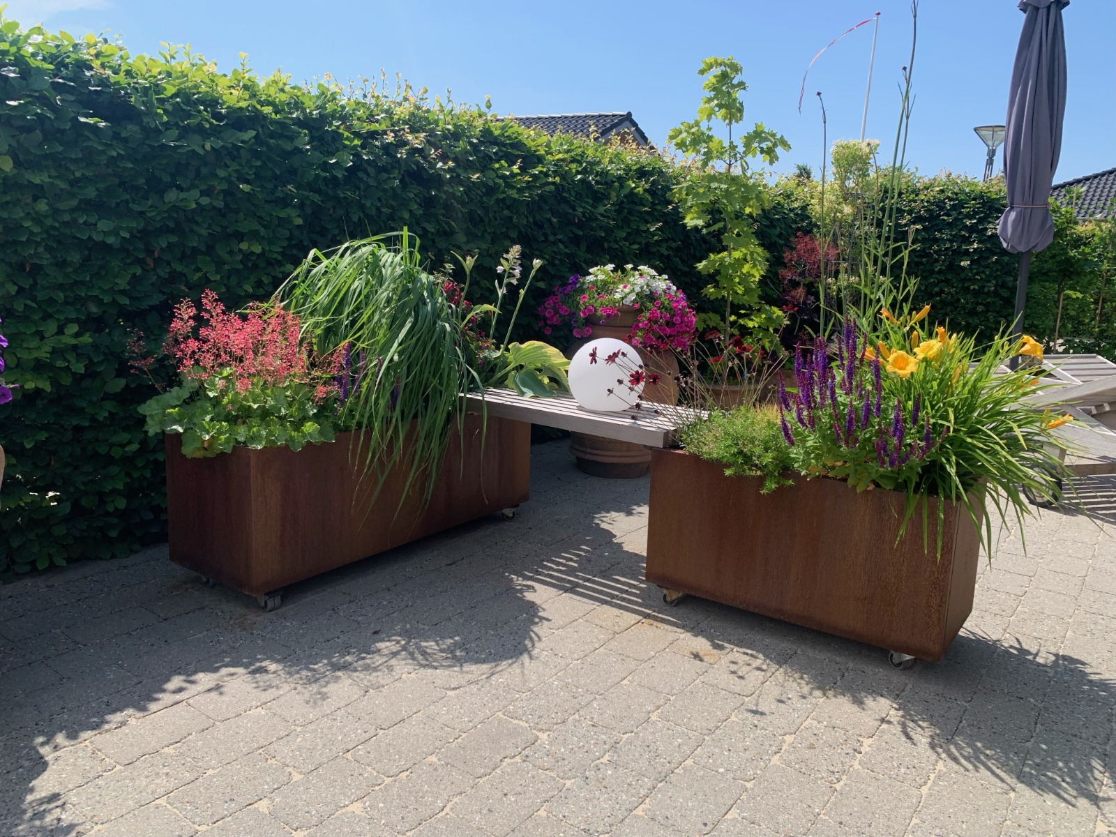 Plantekassesæt med Bænk i Cortenstål – Fantastisk Tilbud!