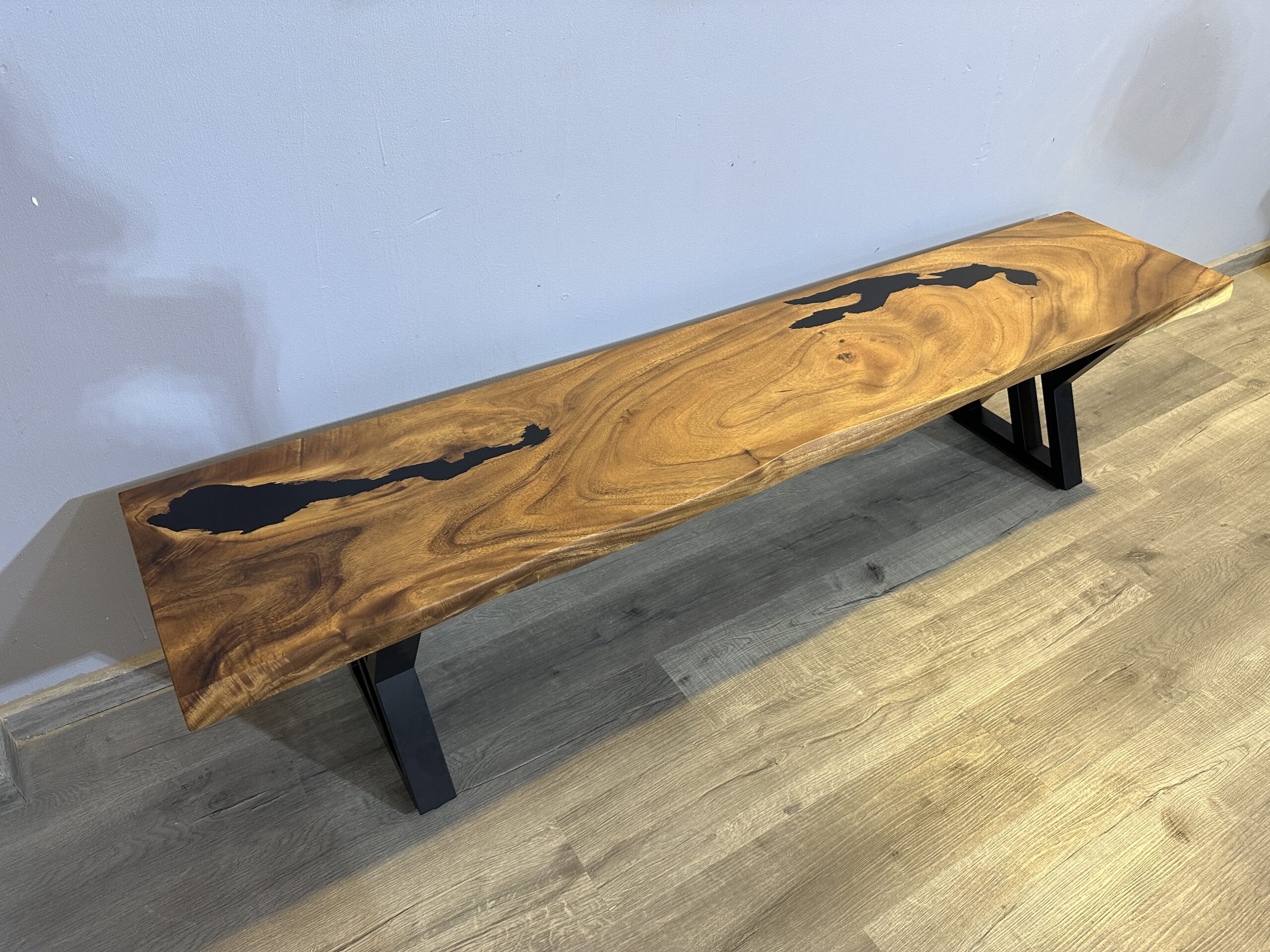 Epoxy Bænk i Sort - Unika Design 200x40cm