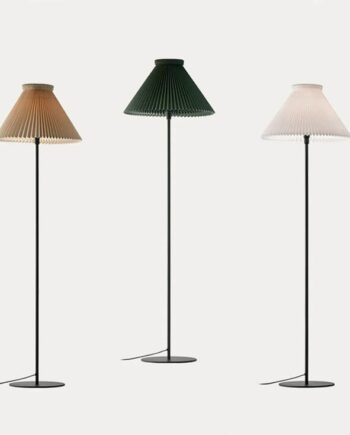 334h Gulvlampe Sort Papir Moss Green Le Klint Sneaker