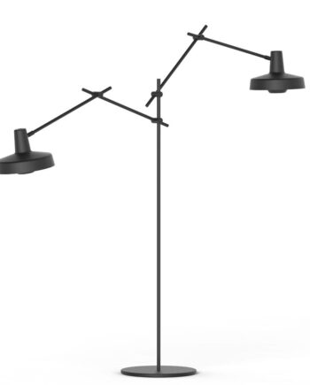 Arigato Dobbelt Gulvlampe i Sort - Fleksibel Belysning
