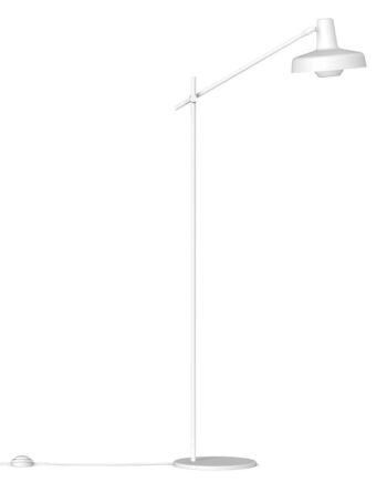 Arigato Gulvlampe med Kort Arm - Perfekt Belysning!