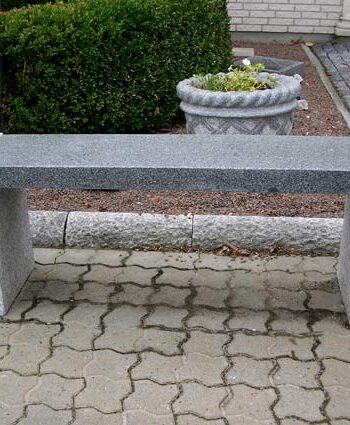 Poleret Granit Bænk 120 cm - Elegant og Holdbar