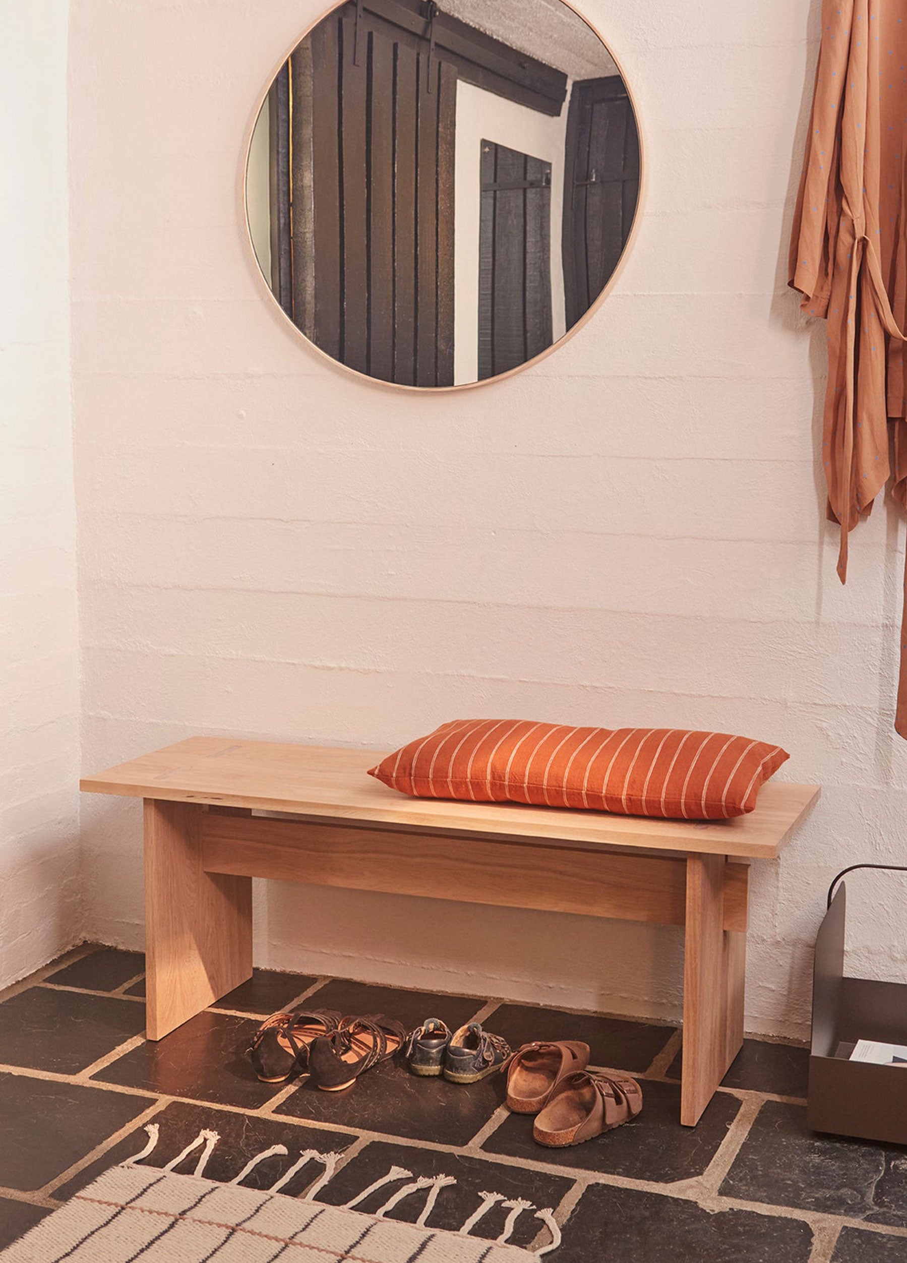Kotai Bænk i Egetræ - Tidsløst Design på Tilbud