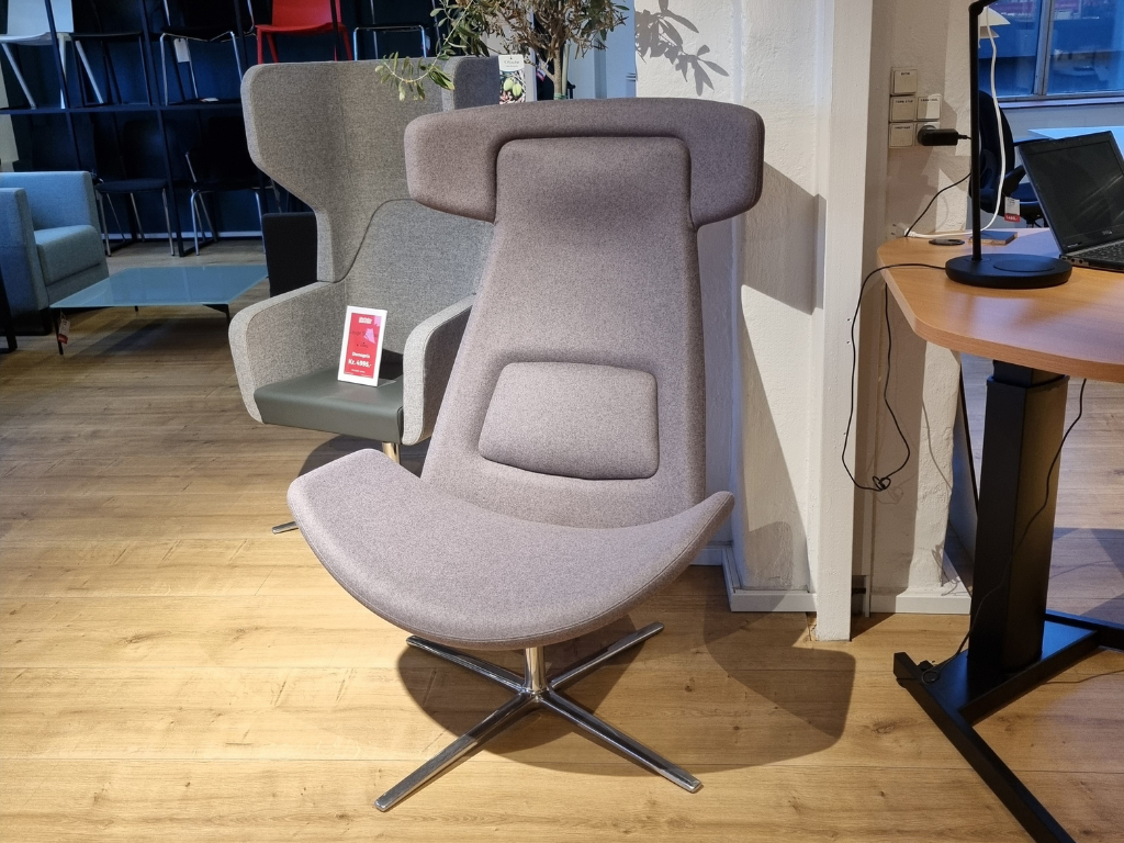 Nordic Lounge Stol - Demomodel med Poleret Alu Underdel