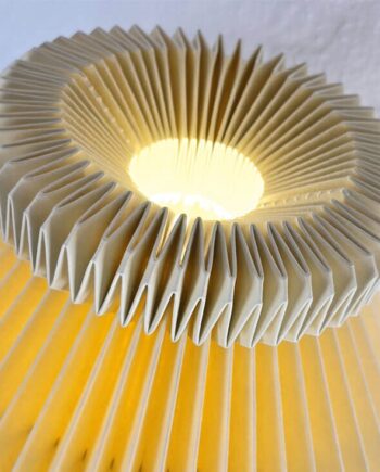 334h Gulvlampe Sort Papir Buttermilk Le Klint Sneaker