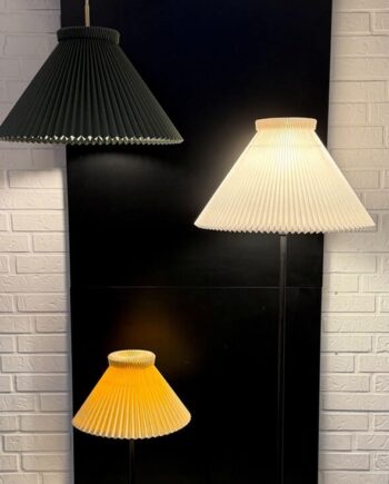 334h Gulvlampe Sort Papir Hvid Le Klint Sneaker