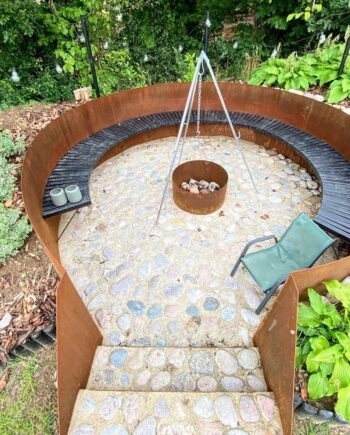 Bålplads Med Bænk Jernbede Sneaker