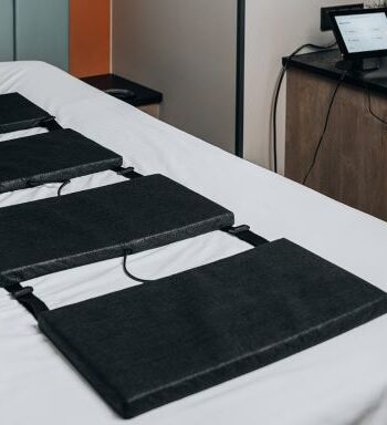 Harmonia Vibrationsmåtte Fra Neurosonic Til Seng Eller Sofa Mobil Enhed  Sneaker